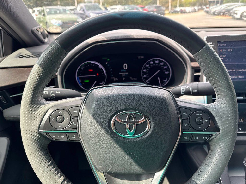 Used 2021 Toyota Avalon Limited w/ Advanced Safety Package FWD image 3