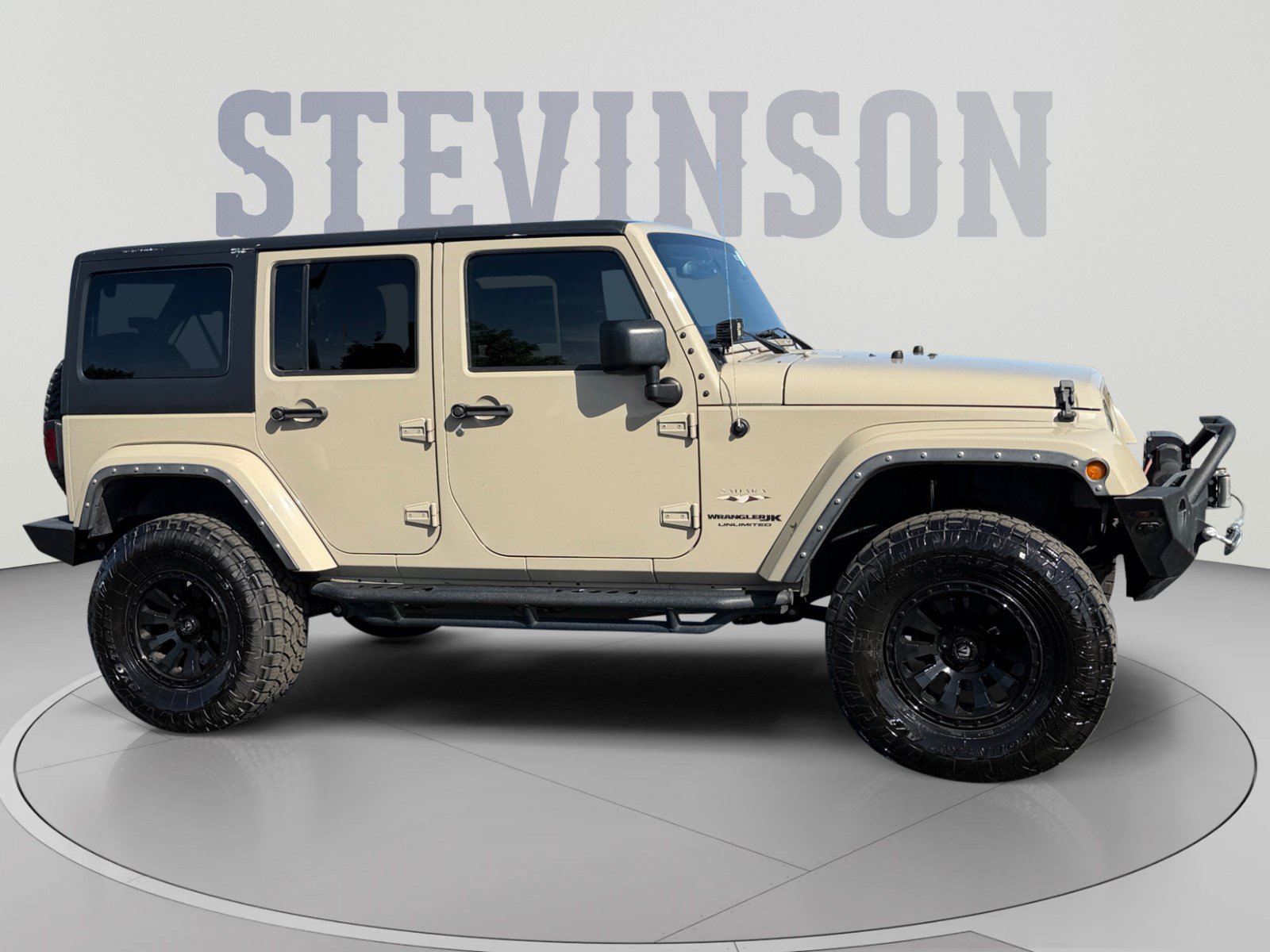 Used 2018 Jeep Wrangler Unlimited Sahara w/ Connectivity Group AWD/4WD image 6