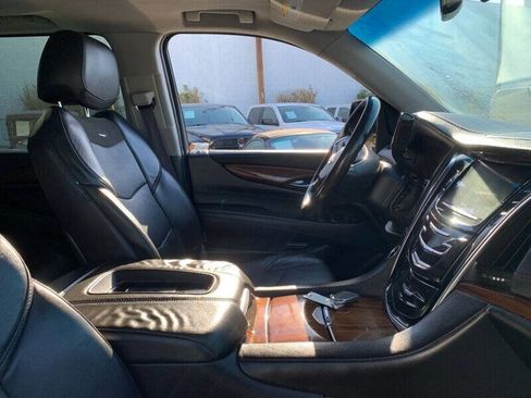Used 2015 Cadillac Escalade ESV Premium image 8