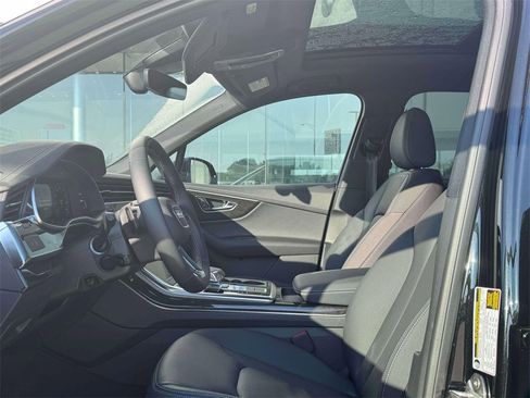 Used 2025 Audi Q7 3.0T Premium image 7