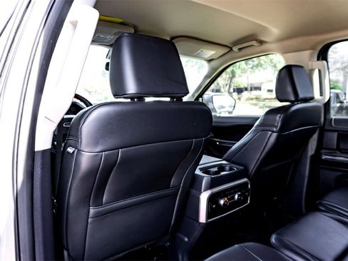 Used 2024 Ford Expedition XLT image 27