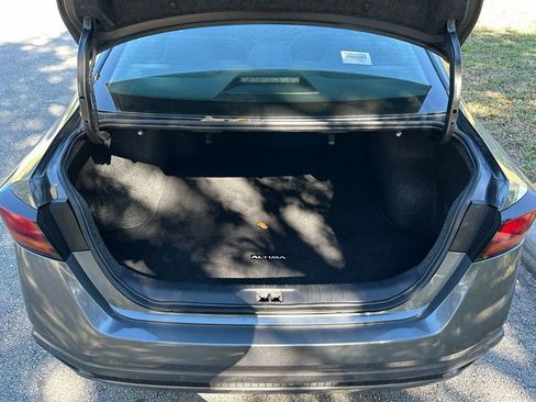 Used 2023 Nissan Altima 2.5 SV image 10