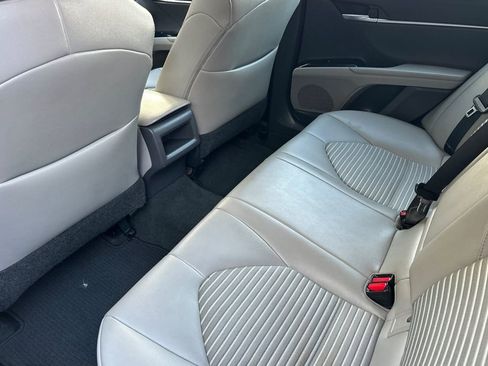 Used 2018 Toyota Camry SE image 12