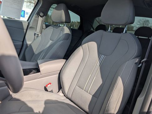Used 2024 Hyundai Elantra SEL w/ Convenience Package FWD image 17