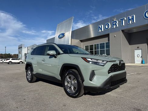 Used 2023 Toyota RAV4 XLE image 2