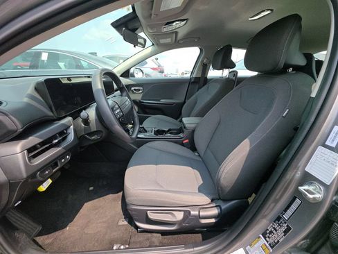 Used 2025 Kia K4 FWD image 3