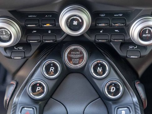 Used 2019 Aston Martin V8 Vantage Coupe RWD image 35