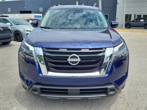 Certified 2025 Nissan Pathfinder SV FWD image 6