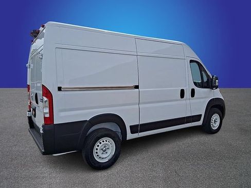 Used 2024 RAM ProMaster 2500 w/ Safety Group FWD image 4