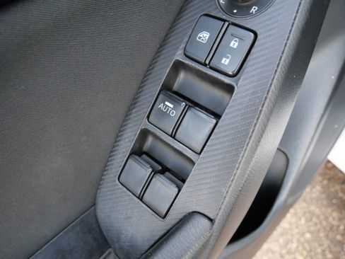 Used 2015 MAZDA MAZDA3 i Sport image 19