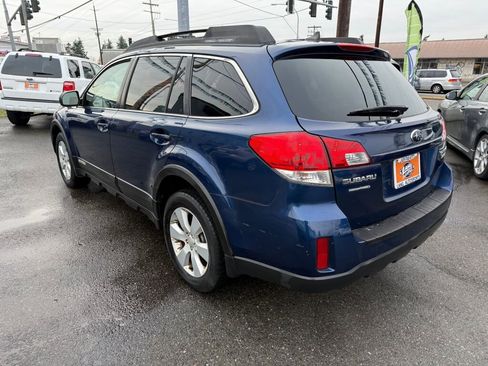 Used 2011 Subaru Outback 2.5i Limited w/ PWR Moonroof Pkg image 5