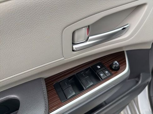 Used 2024 Toyota Sienna XLE image 12