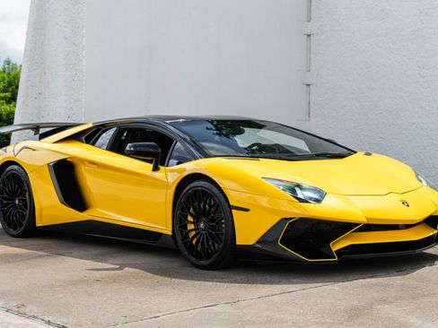 Used 2016 Lamborghini Aventador LP 750-4 Superveloce AWD/4WD image 3