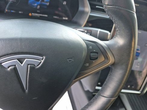 Used 2018 Tesla Model X 75D image 18