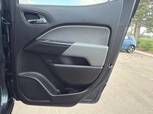 Used 2019 Chevrolet Colorado LT AWD/4WD image 14