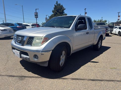 Used 2005 Nissan Frontier SE w/ (P01) Power Pkg RWD image 1
