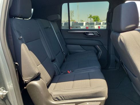 Used 2026 Chevrolet Suburban LS RWD image 26
