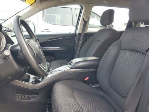 Used 2019 Dodge Journey SE image 5