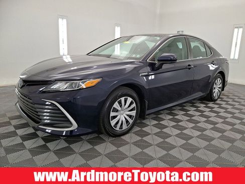 Used 2021 Toyota Camry LE FWD image 1