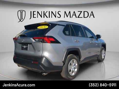 Used 2020 Toyota RAV4 LE image 3
