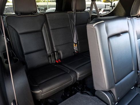 Used 2021 GMC Yukon XL SLT image 42