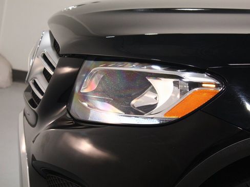 Used 2018 Mercedes-Benz GLC 300 4MATIC image 15