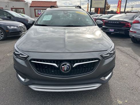 Used 2018 Buick Regal Essence w/ Driver Confidence Package #1 image 3