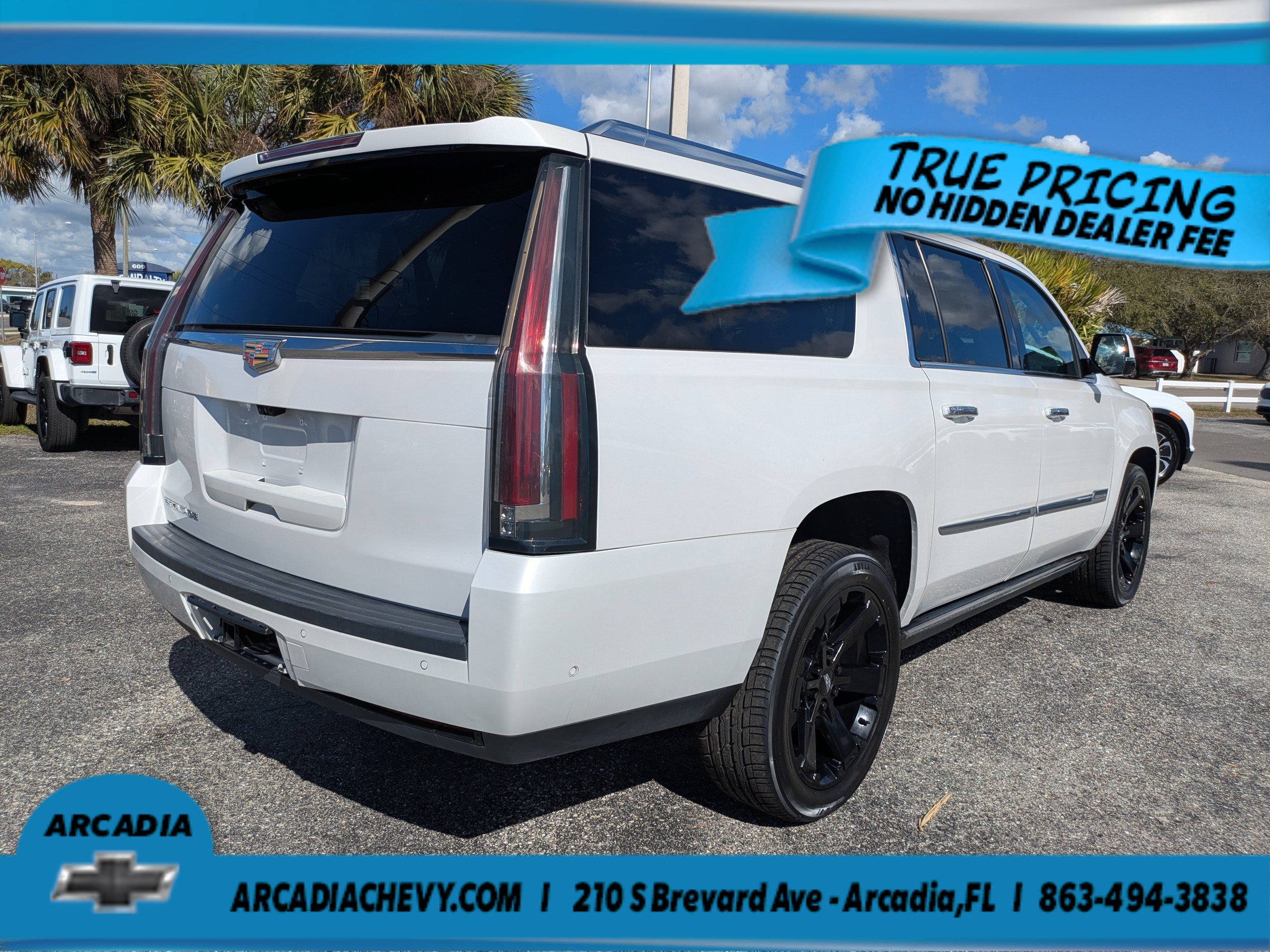 Used 2020 Cadillac Escalade ESV Premium Luxury AWD/4WD image 4