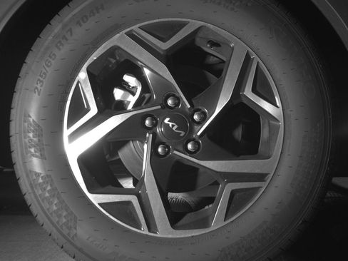Used 2025 Kia Sportage LX FWD image 15