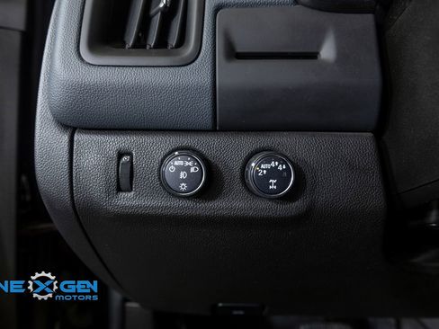Used 2022 Chevrolet Colorado Z71 w/ Z71 Midnight Edition AWD/4WD image 13