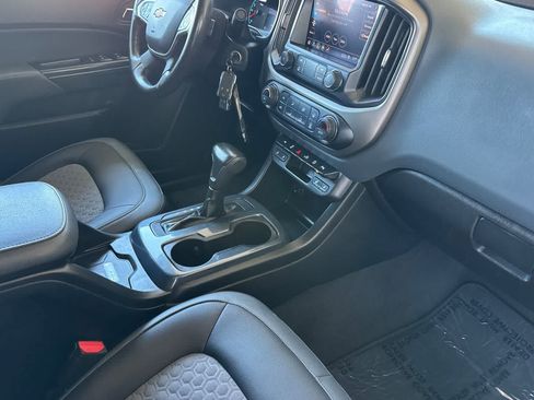 Used 2020 Chevrolet Colorado Z71 AWD/4WD image 15