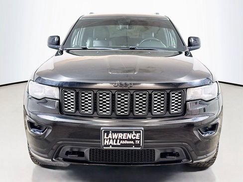 Used 2020 Jeep Grand Cherokee Altitude AWD/4WD image 2