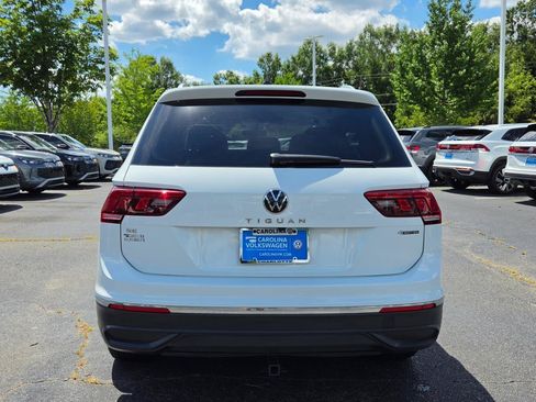 Certified 2024 Volkswagen Tiguan SE AWD/4WD image 4
