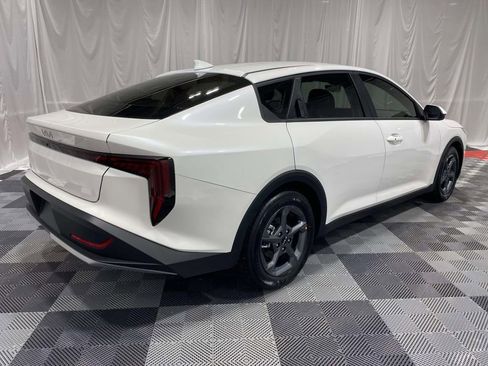 New 2026 Kia K4 LXS image 4