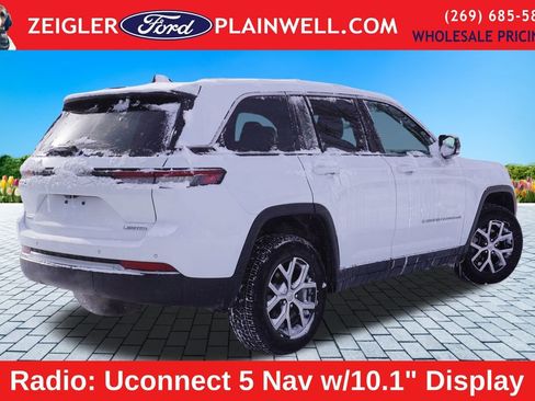 Used 2024 Jeep Grand Cherokee Limited image 3