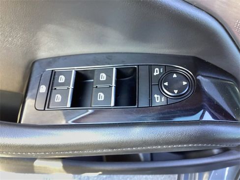 Used 2020 MAZDA MAZDA3 Premium image 28
