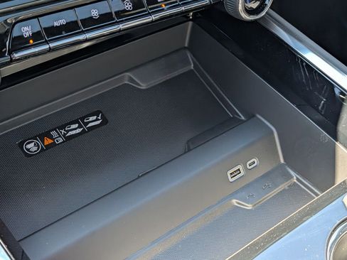 New 2026 Chevrolet Tahoe Premier image 10