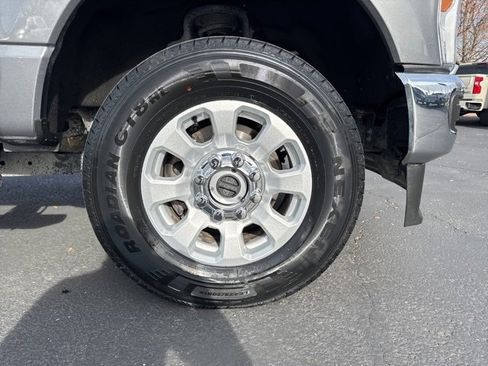 Used 2024 Ford F250 XLT image 9
