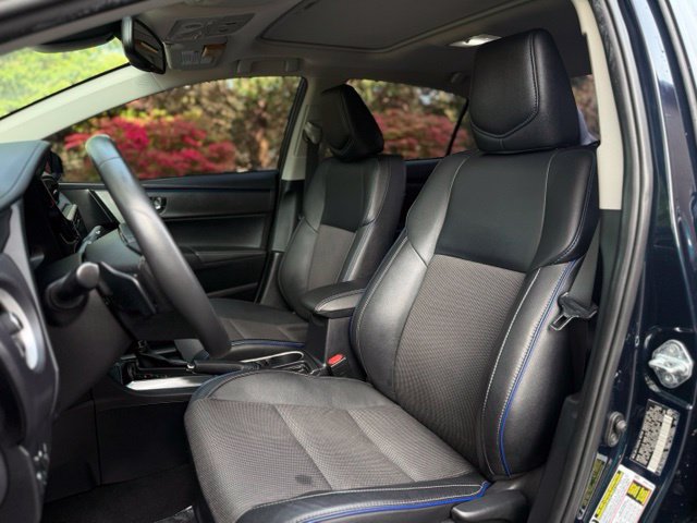 Used 2017 Toyota Corolla SE w/ SE Premium Package FWD image 9