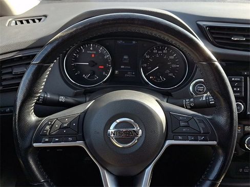 Used 2022 Nissan Rogue Sport SV image 18