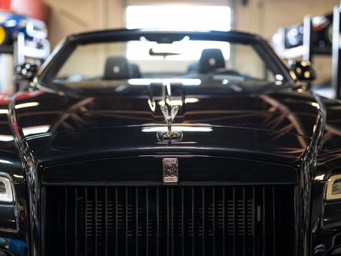 Used 2020 Rolls-Royce Dawn image 17