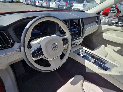 Certified 2023 Volvo XC60 B6 Ultimate w/ Climate Package AWD/4WD image 7