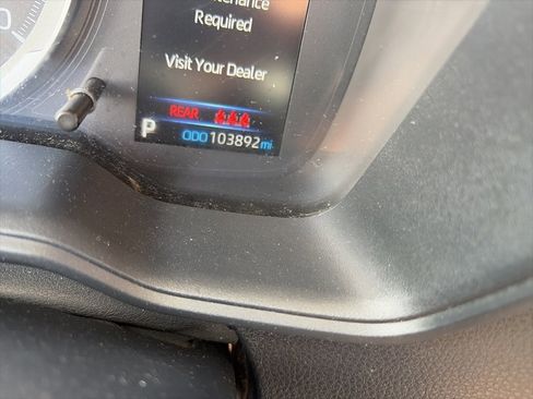 Used 2020 Toyota Corolla SE image 16