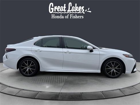 Used 2023 Toyota Camry SE image 6