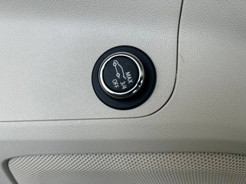 Used 2021 GMC Acadia Denali w/ Denali Technology Package FWD image 29