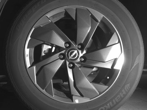 Used 2025 Nissan Rogue SV AWD/4WD image 12
