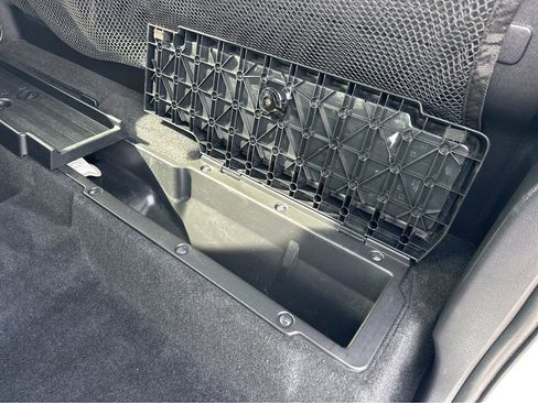 Used 2019 Toyota Tacoma SR image 10