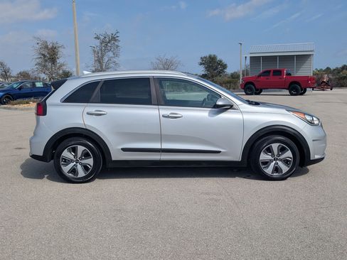 Used 2019 Kia Niro LX image 4