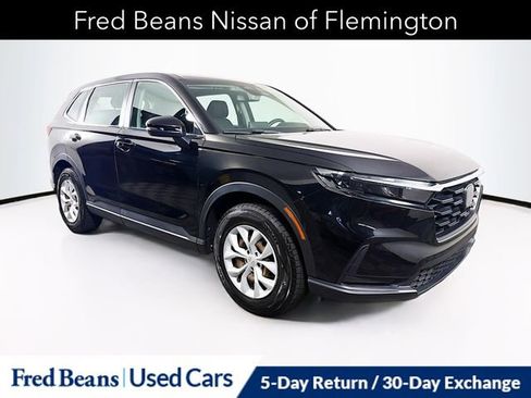 Used 2023 Honda CR-V LX image 1
