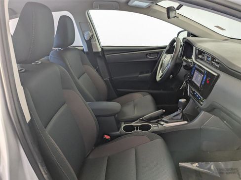 Used 2018 Toyota Corolla LE image 23